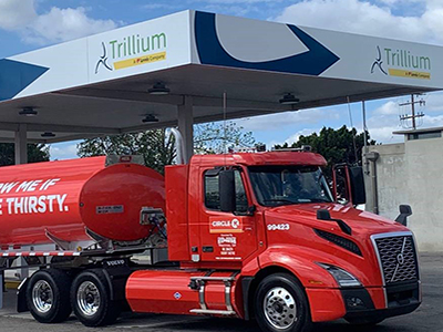 Circle K truck fueling at Trillium CNG pump